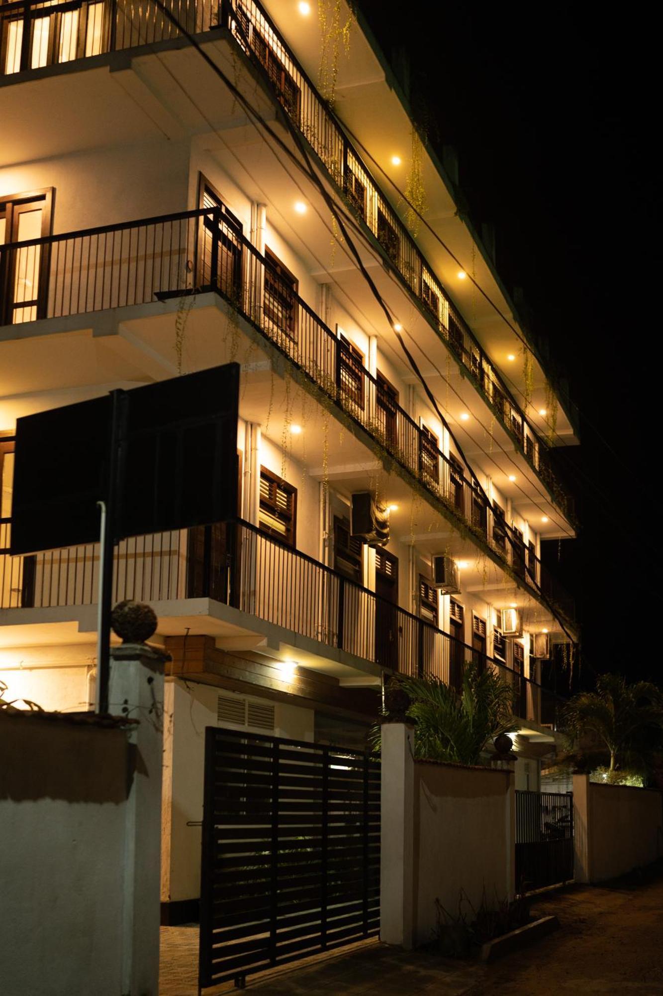 Traveller'S Hotel Hikkaduwa Exterior foto
